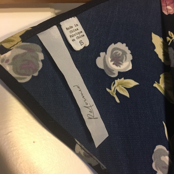 Open back long sleeve floral dress - Picture 7 of 7